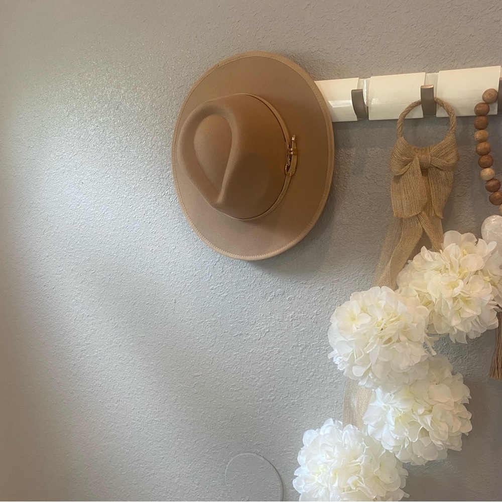 Nordstrom Hat Excellent Condition - Picture 2 of 3